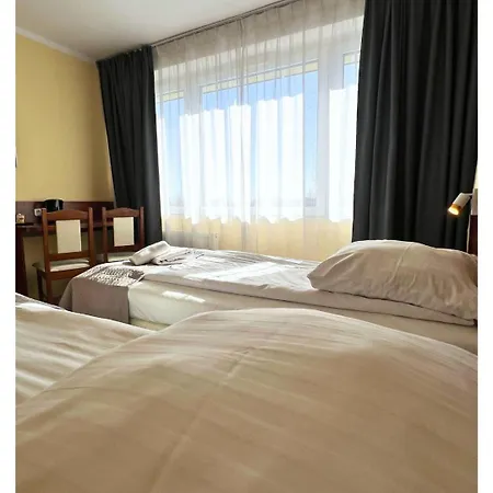 Hotel Sill Кельце Екстер'єр фото